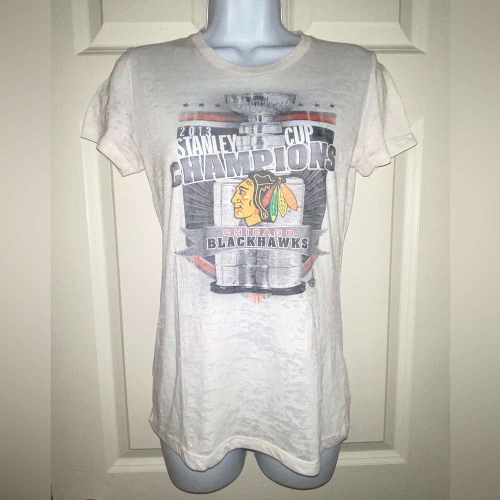 Women’s 2013 Chicago Blackhawks Stanley Cup Champions locker room tee. NWOT